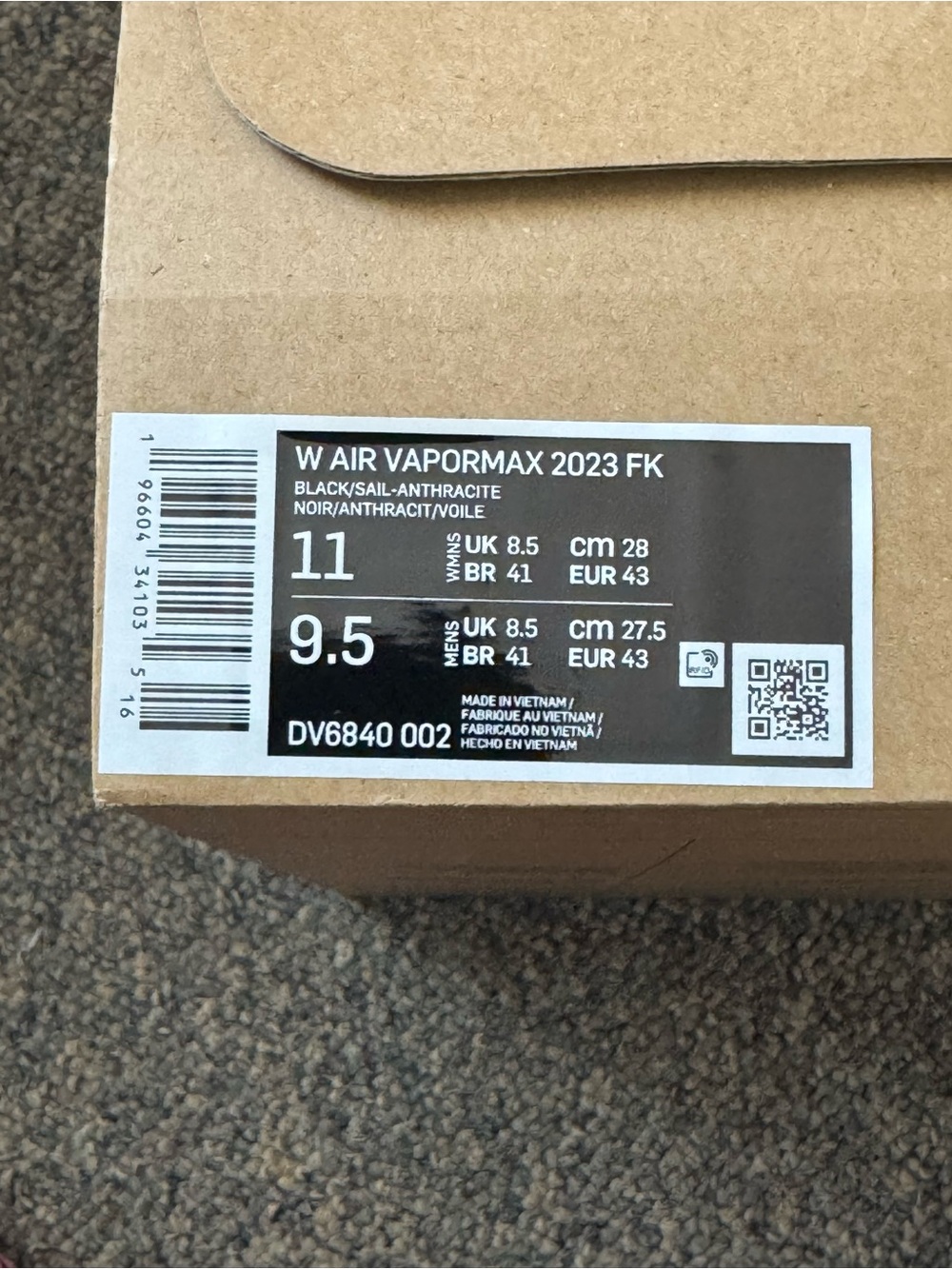 Nike Black/White VaporMax Flyknit Sneakers - Picture 2 of 7